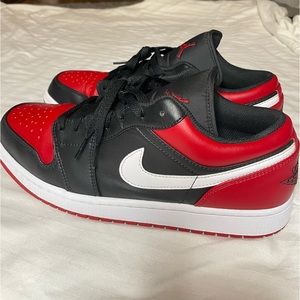 Good condition, pretty much brand new with a slight crease on the toe.